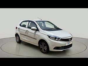 Second Hand Tata Tiago Revotron XZ in Lucknow