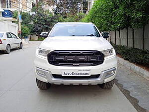 Second Hand Ford Endeavour Titanium 3.2 4x4 AT in Hyderabad