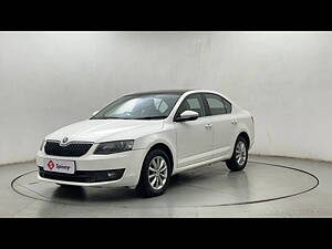 Second Hand Skoda Octavia 1.8 TSI Style Plus AT [2017] in Navi Mumbai