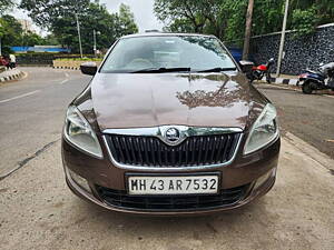 Second Hand Skoda Rapid 1.5 TDI CR Ambition AT with Alloy Wheels in Mumbai