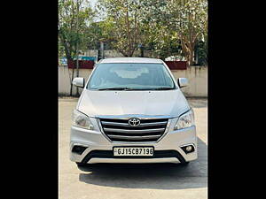 Second Hand Toyota Innova 2.5 VX 7 STR BS-III in Surat