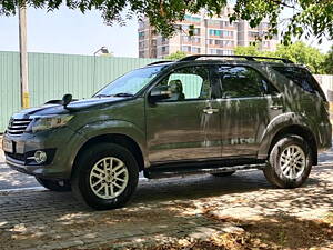 Second Hand Toyota Fortuner 3.0 4x2 MT in Gandhinagar