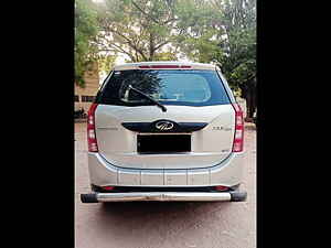 Second Hand மஹிந்திரா  xuv500 w6 in ஆக்ரா