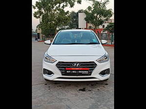 Second Hand Hyundai Verna Fluidic 1.6 VTVT SX in Surat