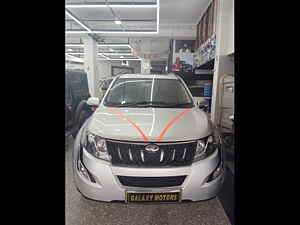 Second Hand महिंद्रा XUV500 w10 एडब्ल्यूडी in वाराणसी