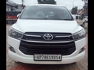 Second Hand Toyota Innova Crysta 2.4 G 7 STR [2016-2017] in Kanpur