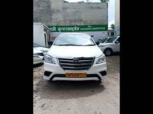 Second Hand टोयोटा इनोवा 2.5 gx bs iv 7 str in लखनऊ