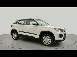 Second Hand Maruti Suzuki Vitara Brezza LXi in Delhi