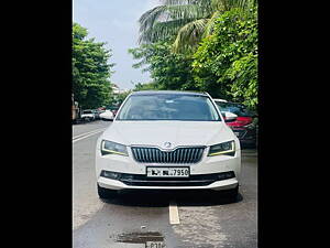 Second Hand Skoda Superb Style TDI AT in Surat