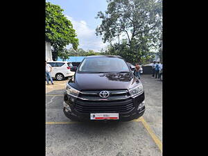 Second Hand Toyota Innova Crysta 2.4 G 8 STR [2016-2017] in Mumbai