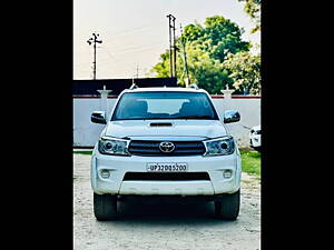 Second Hand Toyota Fortuner 3.0 MT in Lucknow