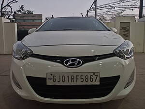 Second Hand Hyundai i20 Sportz 1.2 BS-IV in Ahmedabad