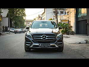 Second Hand मर्सिडीज़ बेंज़ GLE 250  डी in दिल्ली