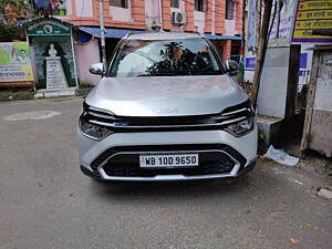 Second Hand Kia Carens Prestige 1.4 Petrol MT 7 STR in Kolkata