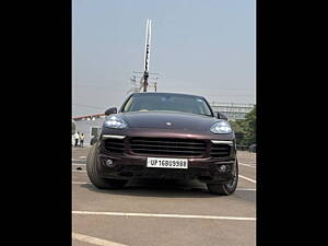 Second Hand Porsche Cayenne Diesel in Noida