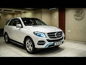 Second Hand मर्सिडीज़ बेंज़ GLE 350 डी in दिल्ली