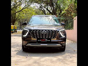 Second Hand Hyundai Alcazar Signature (O) 6 STR 1.5 Diesel AT in Delhi