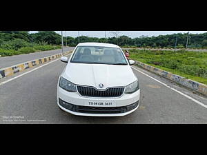 Second Hand Skoda Rapid Ambition 1.6 TDI CR MT in Hyderabad