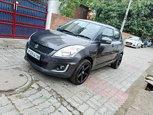 Second Hand Maruti Suzuki Swift VXi ABS in Lucknow