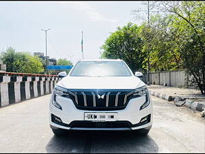 Second Hand Mahindra XUV700 AX 7 Petrol AT Luxury Pack 7 STR [2021] in Delhi