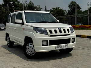 Second Hand महिंद्रा tuv300 t4 प्लस in नाशिक