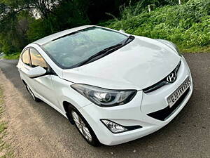 Second Hand Hyundai Elantra 1.6 SX MT in Ahmedabad