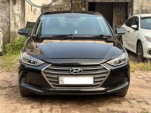 Second Hand Hyundai Elantra 2.0 SX MT in Kolkata