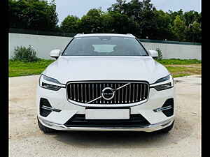 Second Hand वोल्वो xc60 b5 इंस्क्रिप्शन in अहमदाबाद