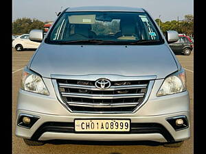 Second Hand Toyota Innova 2.5 G4 7 STR in Chandigarh