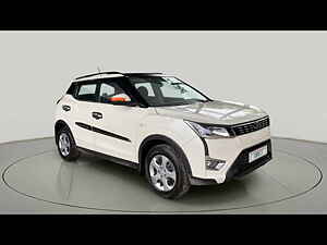 Second Hand மஹிந்திரா  xuv300 1.5 w6 [2019-2020] in அஹமதாபாத்