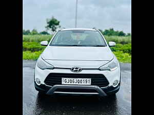 Second Hand हुंडई i20 एक्टिव 1.4 sx in सूरत