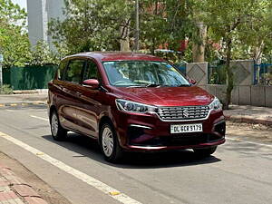 Second Hand Maruti Suzuki Ertiga VXi in Delhi