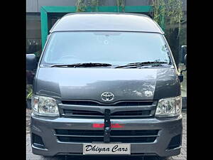 Second Hand Toyota Commuter HiAce 3.0 L in Chennai