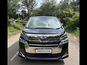 Second Hand Toyota Vellfire Hybrid in Pune