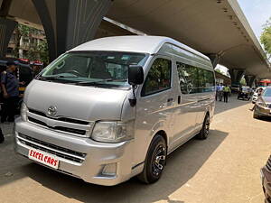 Second Hand Toyota Commuter HiAce 3.0 L in Mumbai