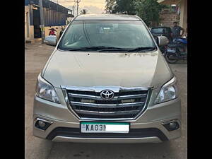 Second Hand Toyota Innova 2.5 ZX 7 STR BS-IV in Bangalore