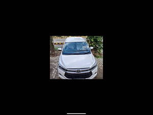 Second Hand Toyota Innova Crysta 2.4 V Diesel in Kanpur