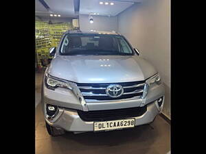 Second Hand Toyota Fortuner 2.8 4x4 AT in Delhi