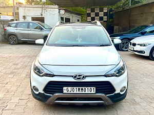 Second Hand हुंडई i20 एक्टिव 1.4 sx in अहमदाबाद