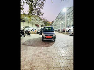 Second Hand Maruti Suzuki Wagon R VXI AMT in Lucknow