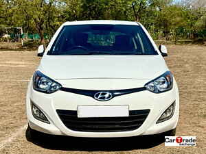 Second Hand हुंडई i20 स्पोर्ट्ज़ 1.4 crdi in अहमदाबाद