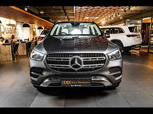 Second Hand मर्सिडीज़ बेंज़ GLE 300d 4मैटिक एलडब्ल्यूबी [2020-2023] in दिल्ली