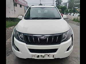 Second Hand महिंद्रा XUV500 w10 in देहरादून