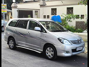 Second Hand Toyota Innova 2.5 G4 8 STR in Mumbai