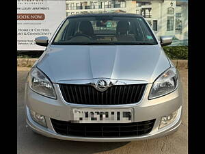 Second Hand Skoda Rapid 1.6 MPI Ambition with Alloy Wheels in Dehradun