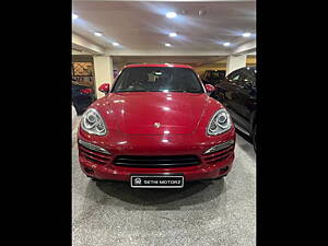 Second Hand Porsche Cayenne S Diesel in Delhi