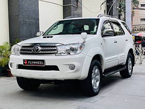 Second Hand Toyota Fortuner 3.0 MT in Kolkata