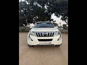 Second Hand महिंद्रा XUV500 w6 in अहमदाबाद