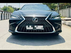 Second Hand Lexus ES 300h Luxury in Noida
