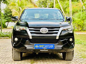 Second Hand Toyota Fortuner 2.8 4x4 AT in Ahmedabad